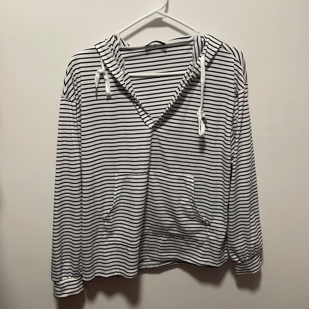 Lightweight women’s hoodie